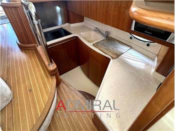 Azimut 46