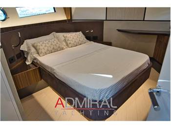 Cayman Yachts S600