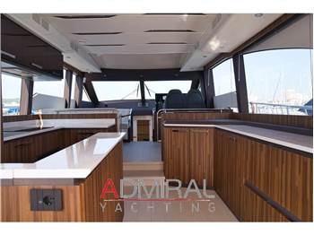Cayman Yachts S600