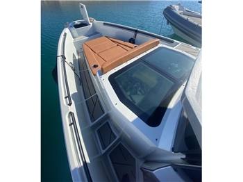 Saxdor Yachts 320 GTC (Perfetta, 115 ore, usata solo per la pesca)