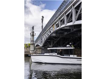 Dromeas Yachts D28 SUV