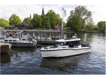 Dromeas Yachts D28 SUV
