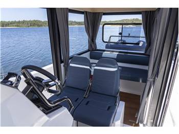 Dromeas Yachts D28 SUV
