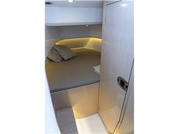 Dromeas Yachts D28 SUV
