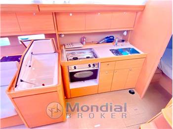 Dufour Grand Large 410