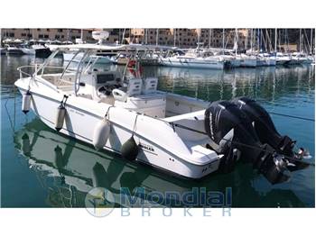 Boston Whaler 320 Outrage Cuddy NATANTE