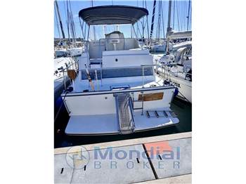 BERTRAM YACHT SALOON 37