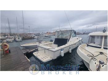 Pursuit 3100 offshore