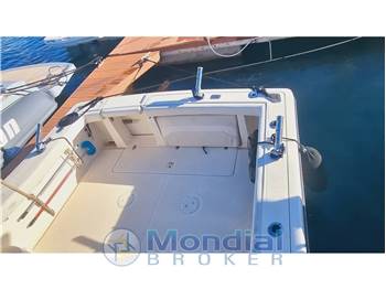 Pursuit 3100 offshore
