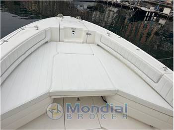 Intrepid 323 Center Consolle