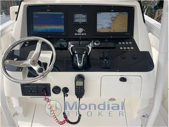 Intrepid 323 Center Consolle