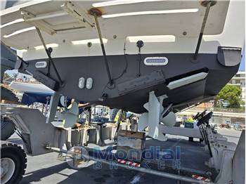 Luhrs 28 Express tuna tower