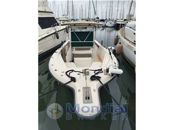 Pursuit 2870 cc