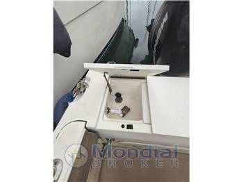Pursuit 2870 cc