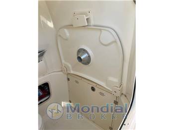 Boston Whaler 280 outrage