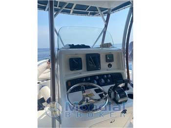 Boston Whaler 270 Outrage