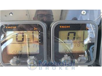 Boston Whaler Conquest 28