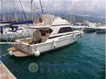 BERTRAM CONVERTIBILE 37 FLY