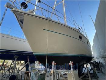 FERRETTI ALTURA 42