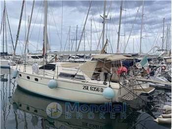FERRETTI ALTURA 42