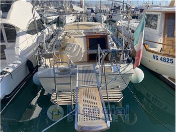 FERRETTI ALTURA 42