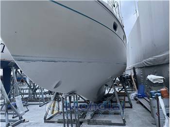 FERRETTI ALTURA 42