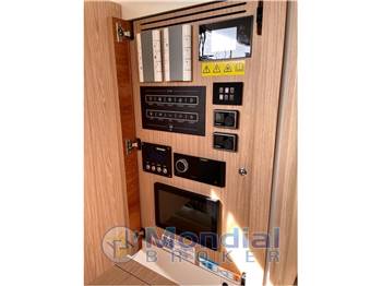 Beneteau Oceanis Yacht 54