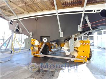 BERTRAM CONVERTIBILE 37 FLY