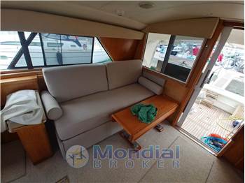BERTRAM CONVERTIBILE 37 FLY