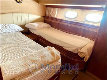 Ferretti 810 Fly