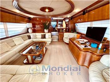 Ferretti 810 Fly