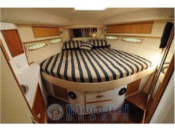 Sea Ray 390 Express Cruiser