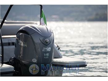 Sessa Marine Key Largo 25