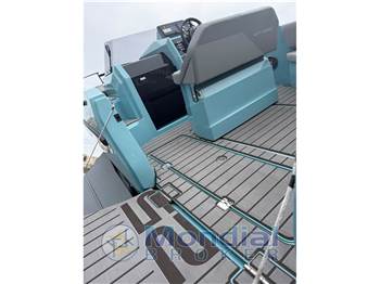 Sessa Marine Key Largo 25