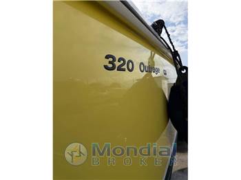 Boston Whaler 320 Outrage