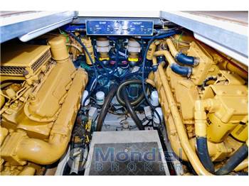 Sea Ray 390 Express Cruiser