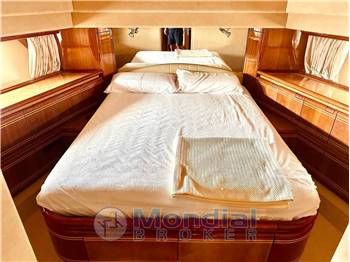 Ferretti 810 Fly