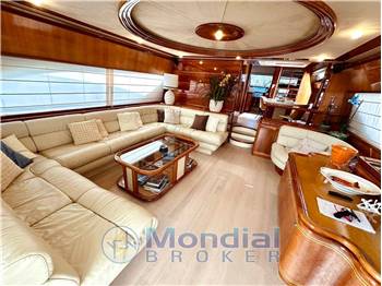 Ferretti 810 Fly