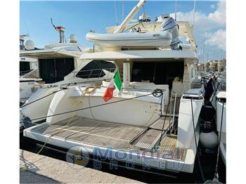 Ferretti 810 Fly