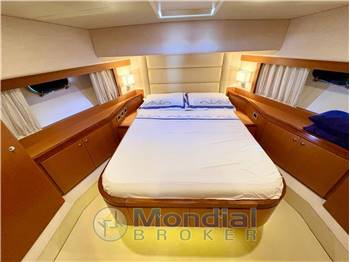Ferretti 681 fly