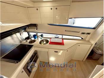 Ferretti 681 fly