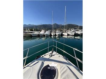 AZIMUT 39
