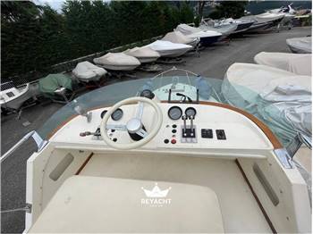 Riva Bertram 25 sport fisherman