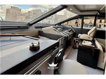 AZIMUT 66 FLYBRIDGE