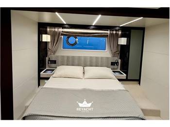 AZIMUT 66 FLYBRIDGE