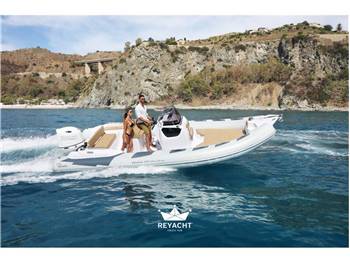 Ranieri International Cayman 23 Sport Touring