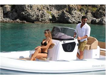 Ranieri International Cayman 23 Sport Touring