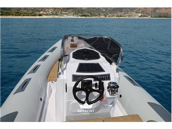 Ranieri International Cayman 23 Sport Touring