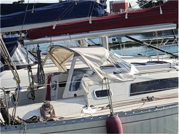 BENETEAU FIRST 305