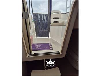 Boston whaler conquest 305